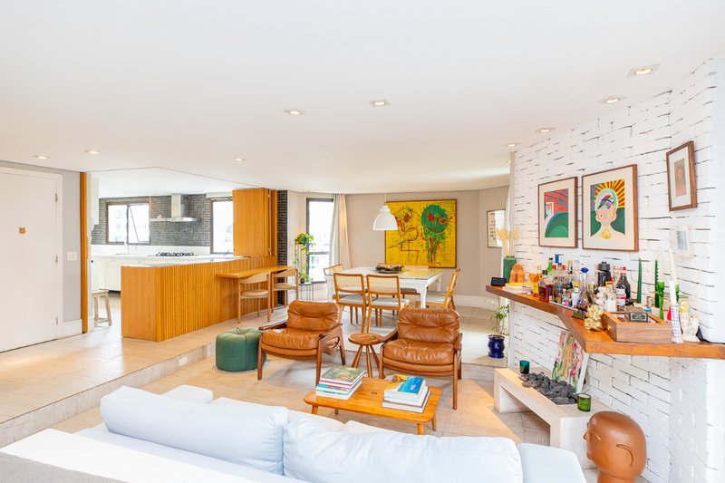 Apartamento 172m² em Moema 3 suítes 3 vagas Avenida Jandira São Paulo - 