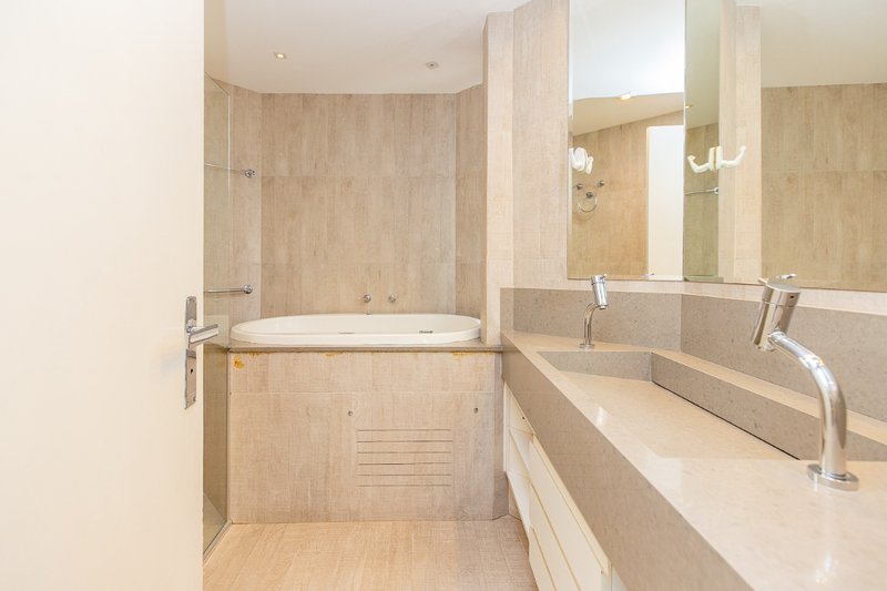 Apartamento 172m² em Moema 3 suítes 3 vagas Avenida Jandira São Paulo - 