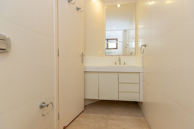 Apartamento 172m² em Moema 3 suítes 3 vagas Avenida Jandira São Paulo - 