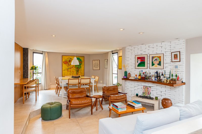 Apartamento 172m² em Moema 3 suítes 3 vagas Avenida Jandira São Paulo - 