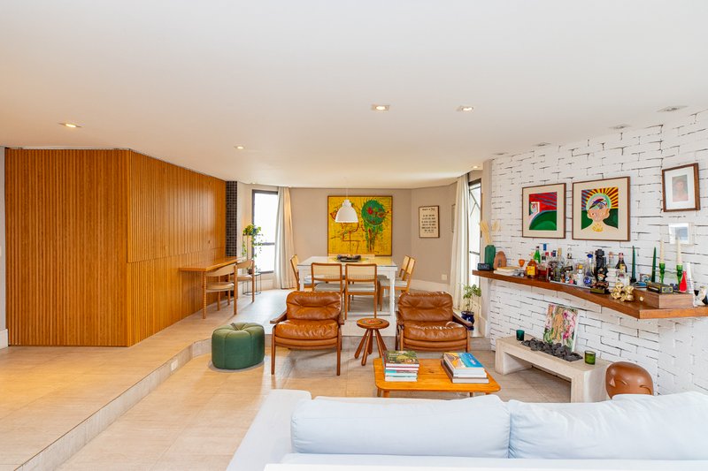 Apartamento 172m² em Moema 3 suítes 3 vagas Avenida Jandira São Paulo - 