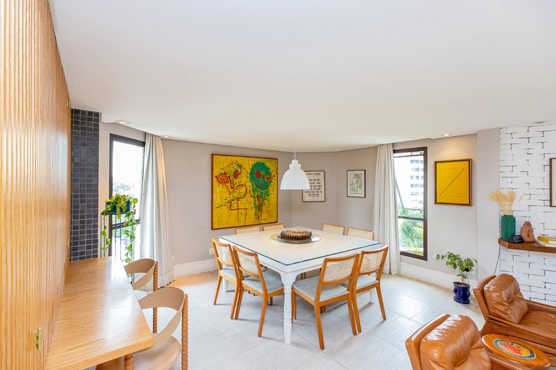 Apartamento 172m² em Moema 3 suítes 3 vagas Avenida Jandira São Paulo - 