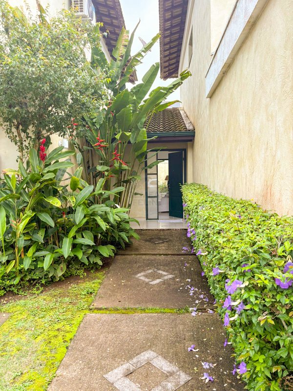 Casa em Condomínio na Praia Barra do Sahy - LOCAÇÕES Av. Adelino Tavares São Sebastião - 