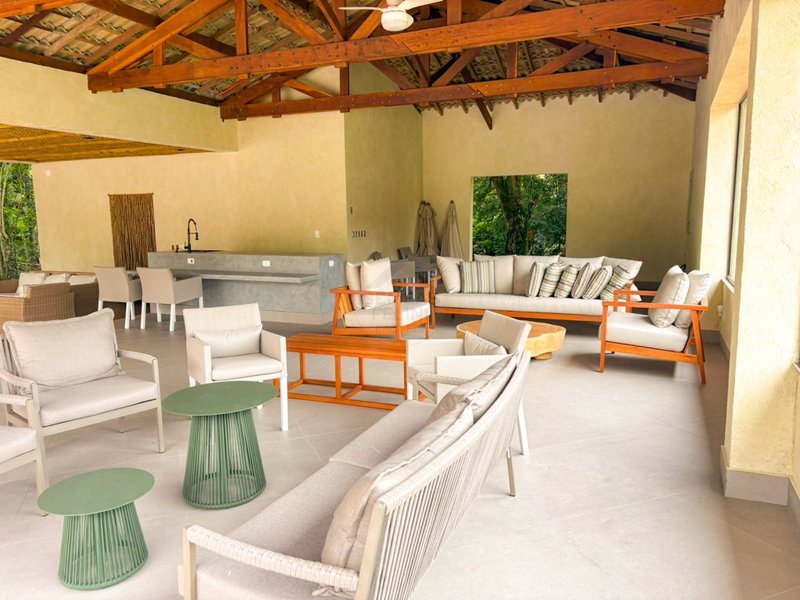 Casa em Condomínio na Praia Barra do Sahy - LOCAÇÕES Av. Adelino Tavares São Sebastião - 