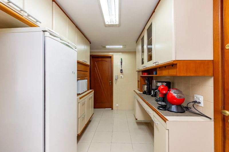 Apartamento 150m² em Moema 3 dormitórios 2 suítes 2 vagas Avenida Jamaris São Paulo - 