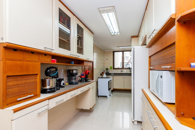 Apartamento 150m² em Moema 3 dormitórios 2 suítes 2 vagas Avenida Jamaris São Paulo - 