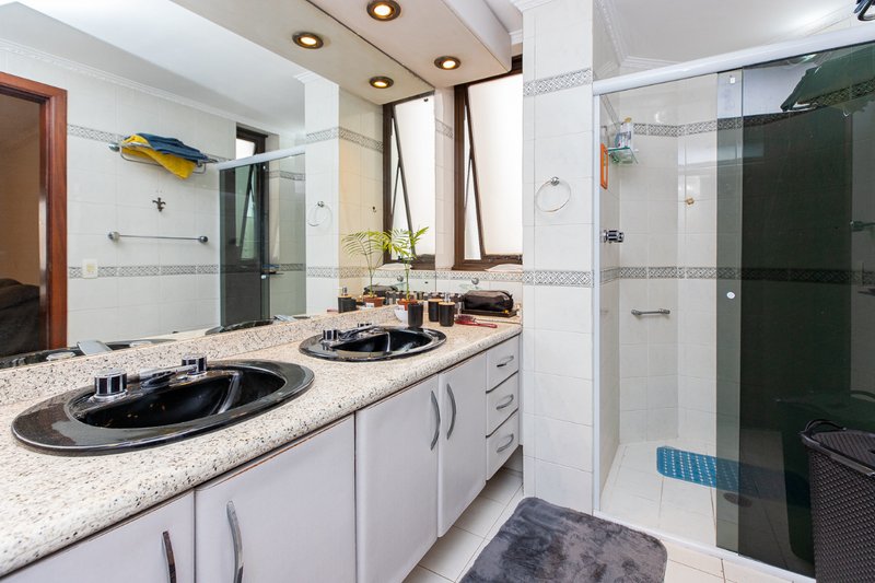 Apartamento 150m² em Moema 3 dormitórios 2 suítes 2 vagas Avenida Jamaris São Paulo - 