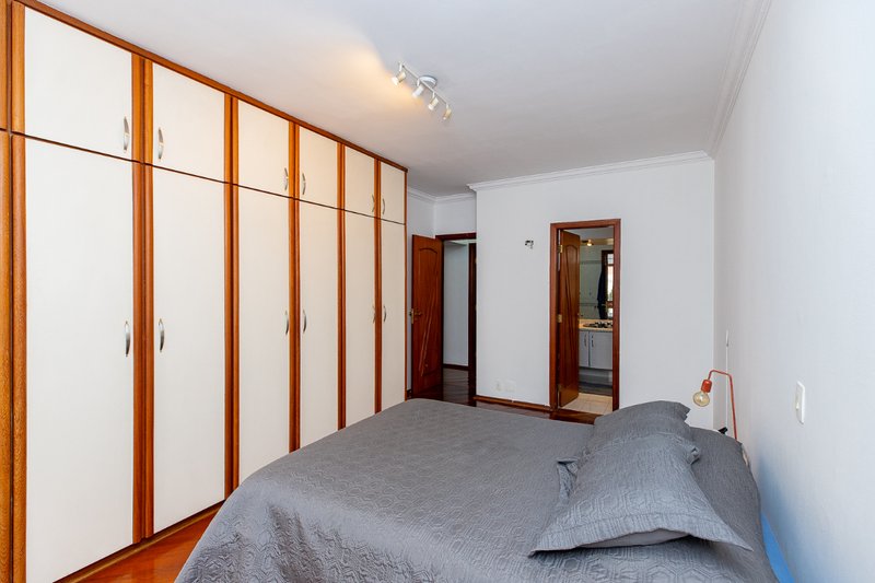 Apartamento 150m² em Moema 3 dormitórios 2 suítes 2 vagas Avenida Jamaris São Paulo - 