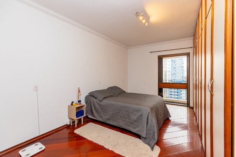 Apartamento 150m² em Moema 3 dormitórios 2 suítes 2 vagas Avenida Jamaris São Paulo - 