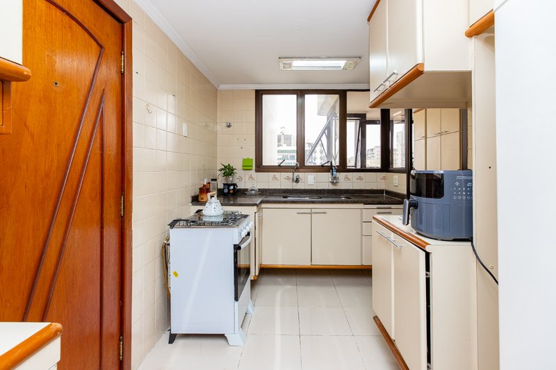 Apartamento 150m² em Moema 3 dormitórios 2 suítes 2 vagas Avenida Jamaris São Paulo - 