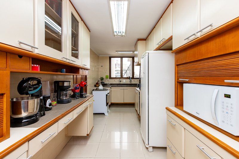 Apartamento 150m² em Moema 3 dormitórios 2 suítes 2 vagas Avenida Jamaris São Paulo - 