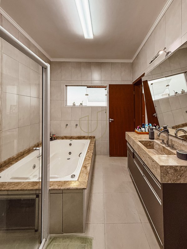 Casa com 4 Suítes no Residencial Jaguary Avenida Aquarela do Brasil São José dos Campos - 