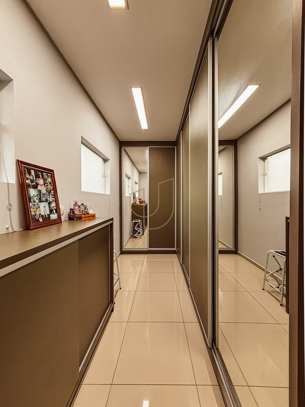Casa com 4 Suítes no Residencial Jaguary Avenida Aquarela do Brasil São José dos Campos - 