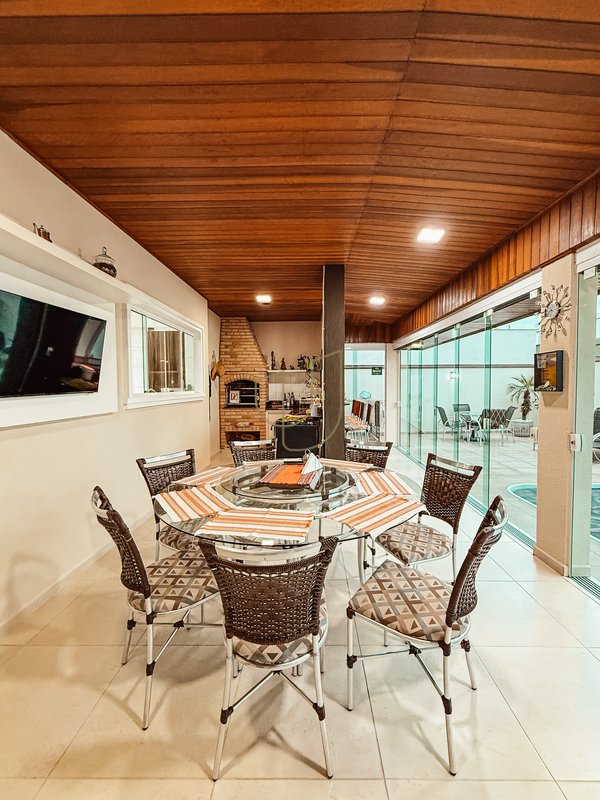 Casa com 4 Suítes no Residencial Jaguary Avenida Aquarela do Brasil São José dos Campos - 
