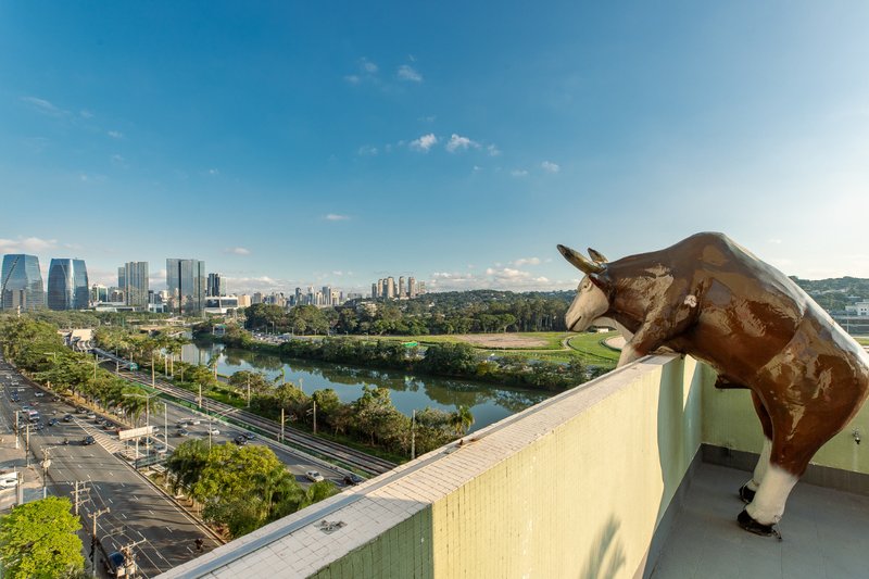 Apartamento 126m² no Jd Europa 2 dorm 1 suíte 1 vaga Rua Hungria São Paulo - 