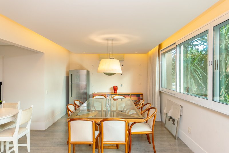 Apartamento 126m² no Jd Europa 2 dorm 1 suíte 1 vaga Rua Hungria São Paulo - 