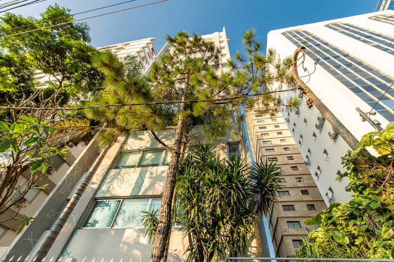 Apartamento 126m² no Jd Europa 2 dorm 1 suíte 1 vaga Rua Hungria São Paulo - 