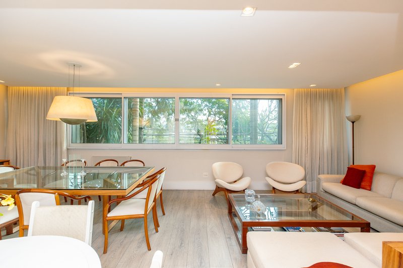 Apartamento 126m² no Jd Europa 2 dorm 1 suíte 1 vaga Rua Hungria São Paulo - 