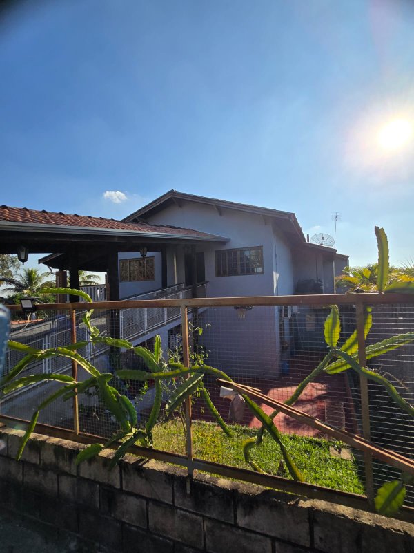 “OPORTUNIDADE”, ALUGO CHACARA COM CASA MOBILIADA NO CONDOMÍNIO VITASSAY EM BOITUVA/SP” Alameda das Araucárias Boituva - 