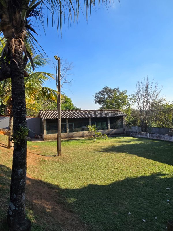 “OPORTUNIDADE”, ALUGO CHACARA COM CASA MOBILIADA NO CONDOMÍNIO VITASSAY EM BOITUVA/SP” Alameda das Araucárias Boituva - 