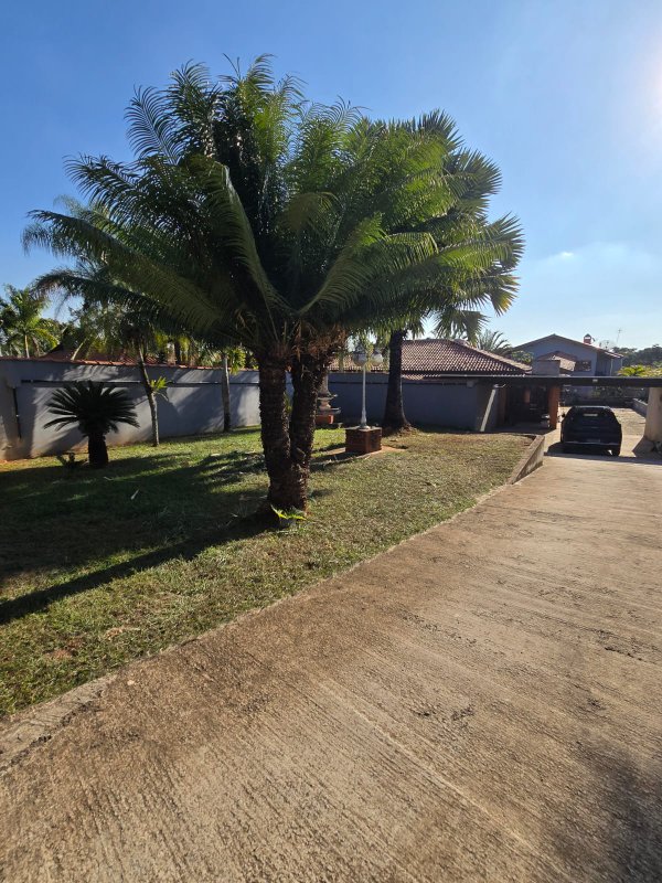 “OPORTUNIDADE”, ALUGO CHACARA COM CASA MOBILIADA NO CONDOMÍNIO VITASSAY EM BOITUVA/SP” Alameda das Araucárias Boituva - 