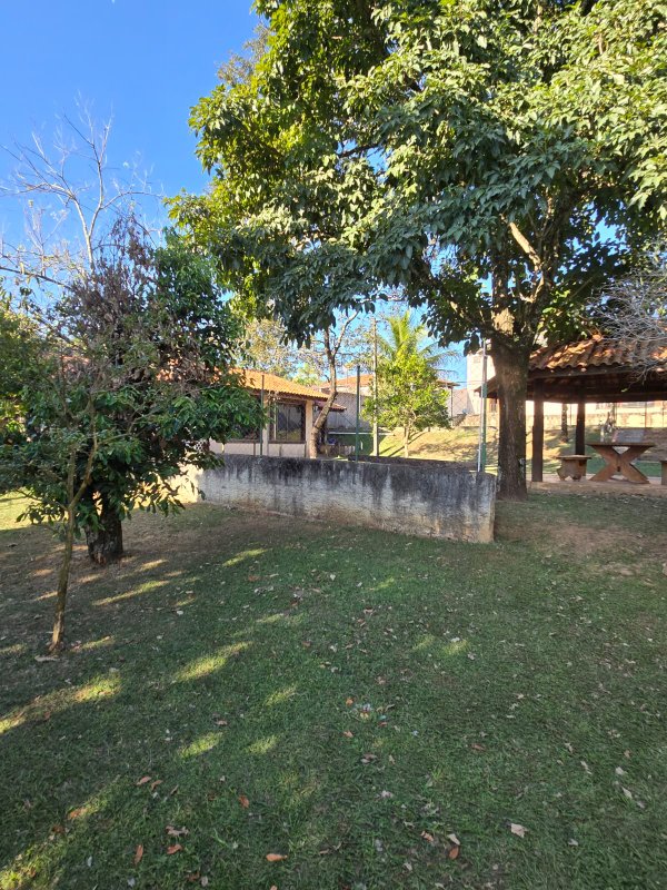 “OPORTUNIDADE”, ALUGO CHACARA COM CASA MOBILIADA NO CONDOMÍNIO VITASSAY EM BOITUVA/SP” Alameda das Araucárias Boituva - 