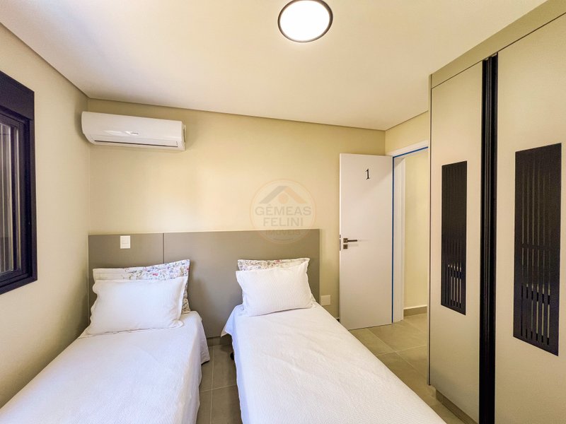 Casa em Condomínio pé na areia na Praia de Juquehy - À VENDA  São Sebastião - 