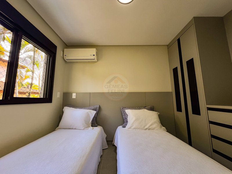 Casa em Condomínio pé na areia na Praia de Juquehy - À VENDA  São Sebastião - 