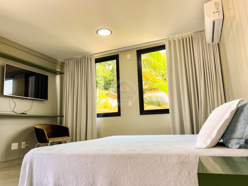 Casa em Condomínio pé na areia na Praia de Juquehy - À VENDA  São Sebastião - 