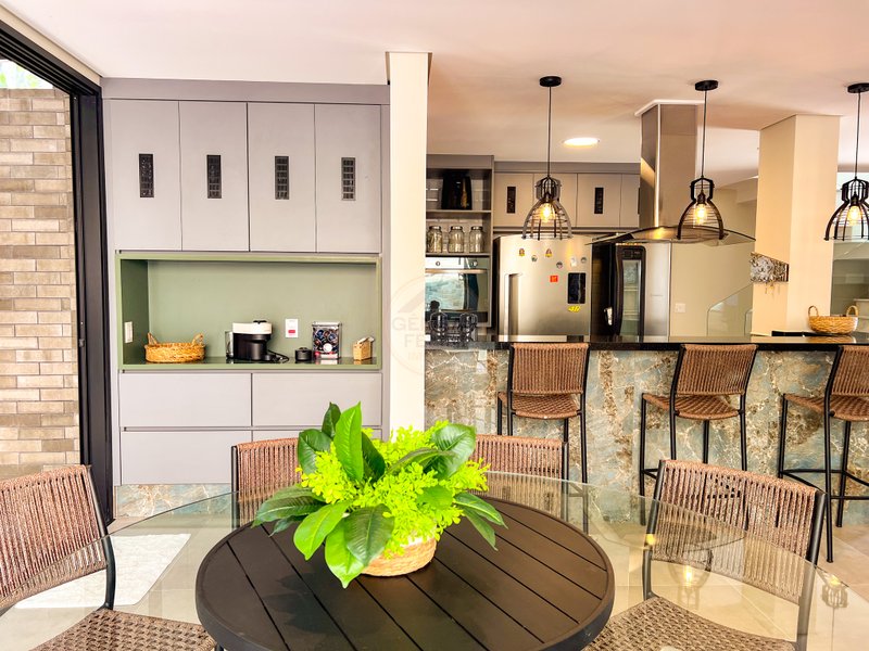 Casa em Condomínio pé na areia na Praia de Juquehy - À VENDA  São Sebastião - 