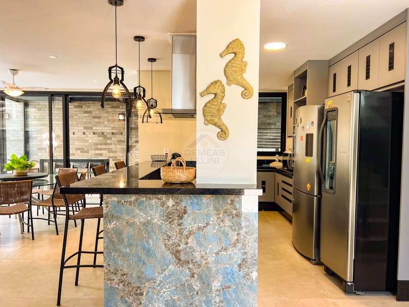 Casa em Condomínio pé na areia na Praia de Juquehy - À VENDA  São Sebastião - 