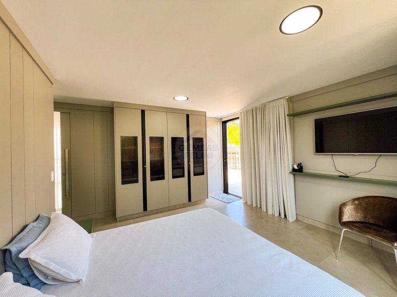 Casa em Condomínio pé na areia na Praia de Juquehy - À VENDA  São Sebastião - 