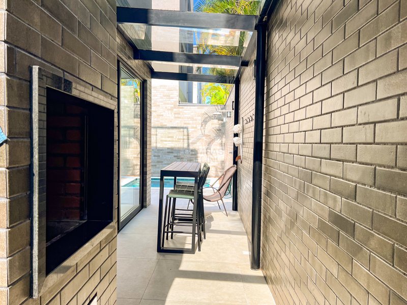 Casa em Condomínio pé na areia na Praia de Juquehy - À VENDA  São Sebastião - 