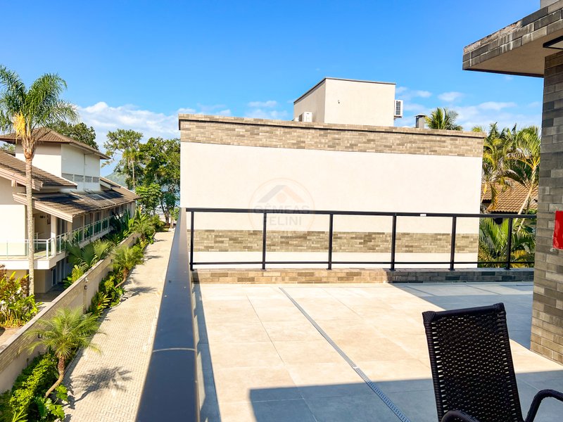 Casa em Condomínio pé na areia na Praia de Juquehy - À VENDA  São Sebastião - 