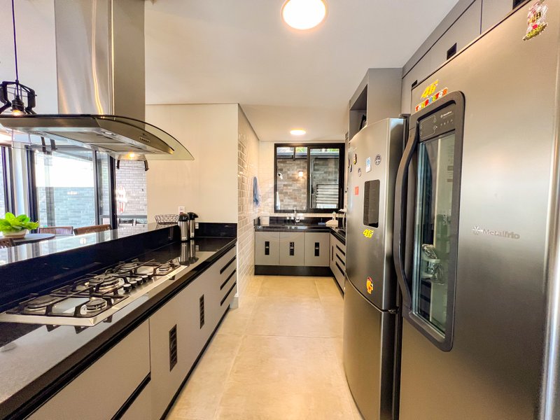 Casa em Condomínio pé na areia na Praia de Juquehy - À VENDA  São Sebastião - 