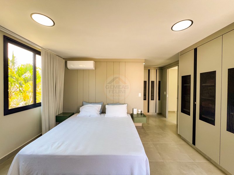 Casa em Condomínio pé na areia na Praia de Juquehy - À VENDA  São Sebastião - 