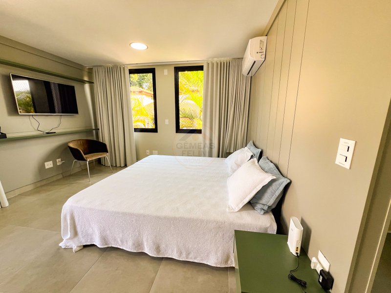 Casa em Condomínio pé na areia na Praia de Juquehy - À VENDA  São Sebastião - 