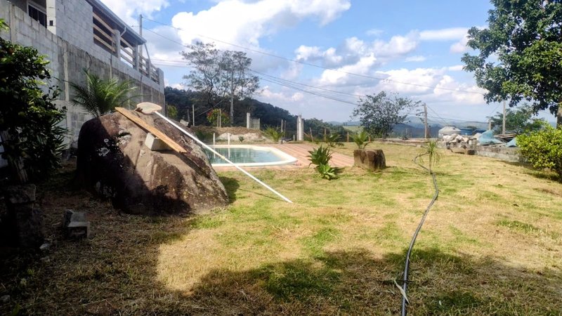Casa com piscina à venda no bairro da Boa Vista - Igaratá - 