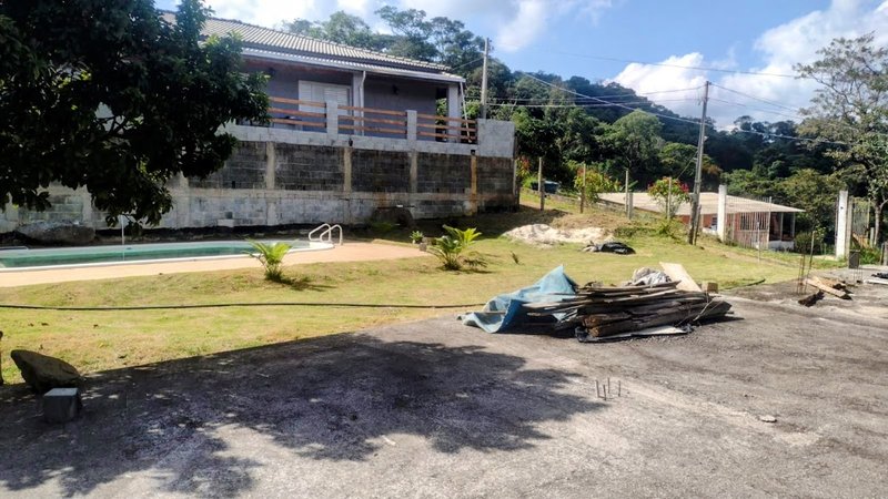 Casa com piscina à venda no bairro da Boa Vista - Igaratá - 