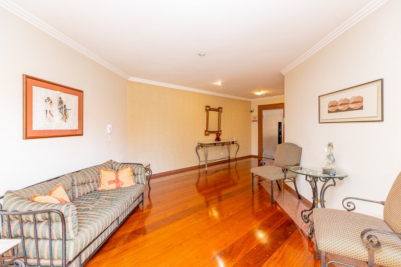 Apartamento 194m² na Chácara Santo Antônio 4 dorm 3 suítes 4 vagas Rua Fernandes Moreira São Paulo - 