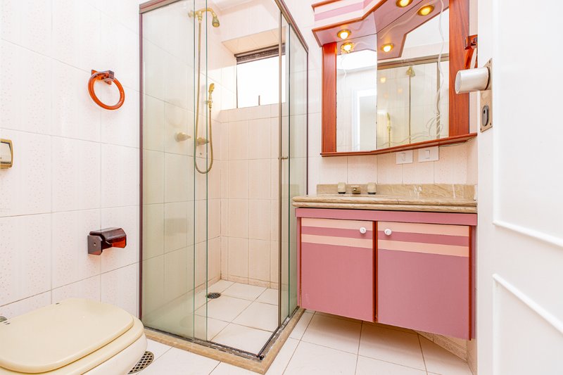 Apartamento 194m² na Chácara Santo Antônio 4 dorm 3 suítes 4 vagas Rua Fernandes Moreira São Paulo - 