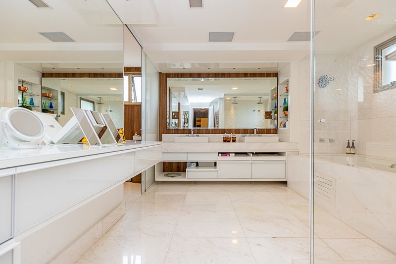 Apartamento 485m² no Campo Belo 3 suítes 5 vagas Rua Zacarias de Gois São Paulo - 