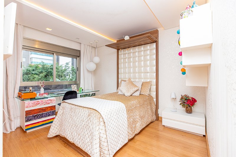 Apartamento 485m² no Campo Belo 3 suítes 5 vagas Rua Zacarias de Gois São Paulo - 