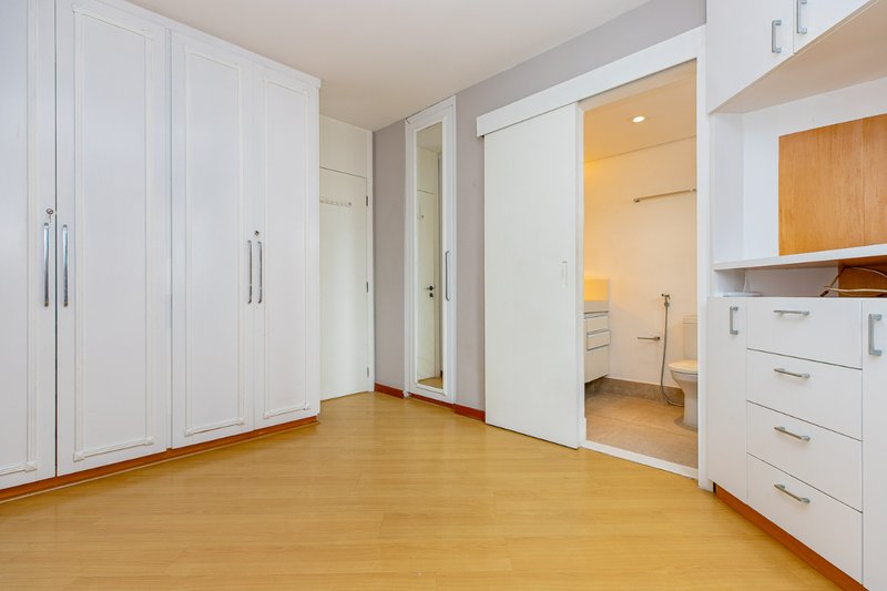 Apartamento 90m² em Moma 2 dorm 1 suíte 2 vagas Avenida dos Eucaliptos São Paulo - 