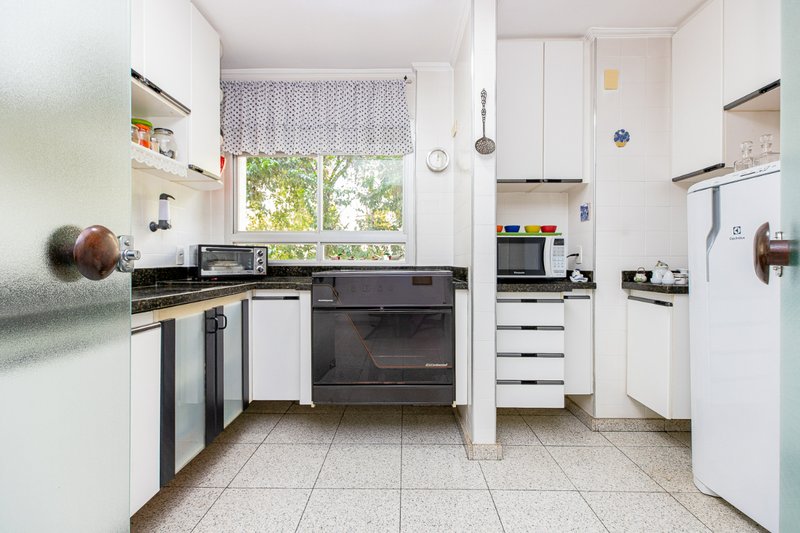 Apartamento 223m² no Jardim Paulista 3 dorm 2 suítes 2 vagas Alameda Itu São Paulo - 