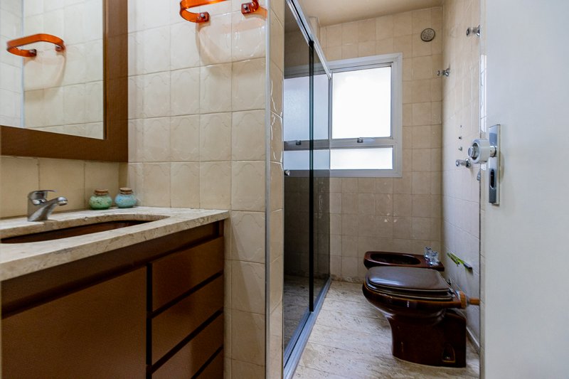 Apartamento 223m² no Jardim Paulista 3 dorm 2 suítes 2 vagas Alameda Itu São Paulo - 