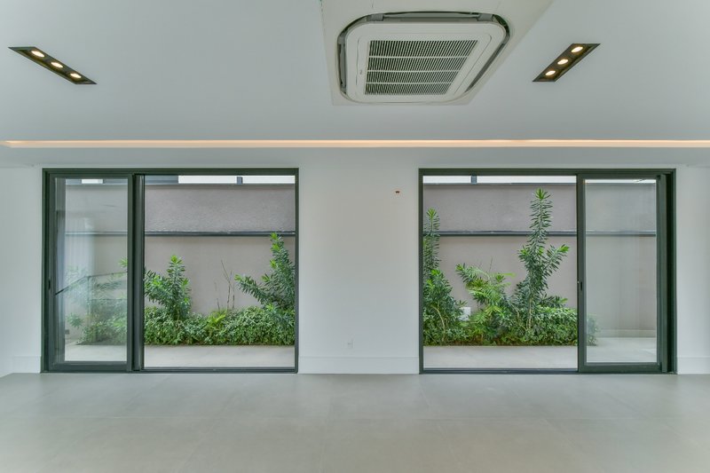Casa em Condomínio em Alphaville 546m² 4 suítes 5 vagas Alameda das Embaúbas Santana de Parnaíba - 