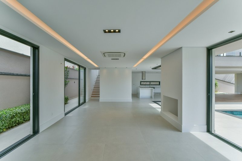 Casa em Condomínio em Alphaville 546m² 4 suítes 5 vagas Alameda das Embaúbas Santana de Parnaíba - 