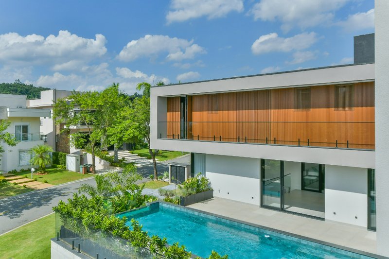 Casa em Condomínio em Alphaville 546m² 4 suítes 5 vagas Alameda das Embaúbas Santana de Parnaíba - 