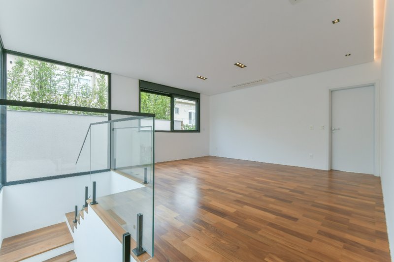 Casa em Condomínio em Alphaville 546m² 4 suítes 5 vagas Alameda das Embaúbas Santana de Parnaíba - 